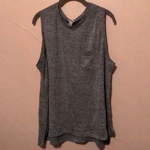Women’s gray tank